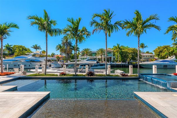 Exterior, Lake, Pool
