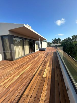 Exterior, Wood Texture Flooring