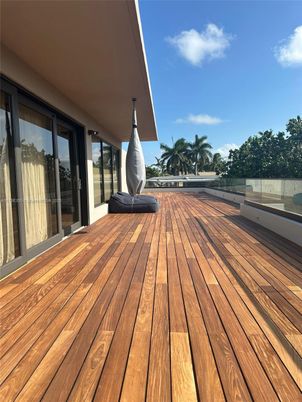 Exterior, Wood Texture Flooring