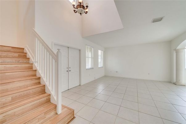 Chandelier, Empty room, Interior