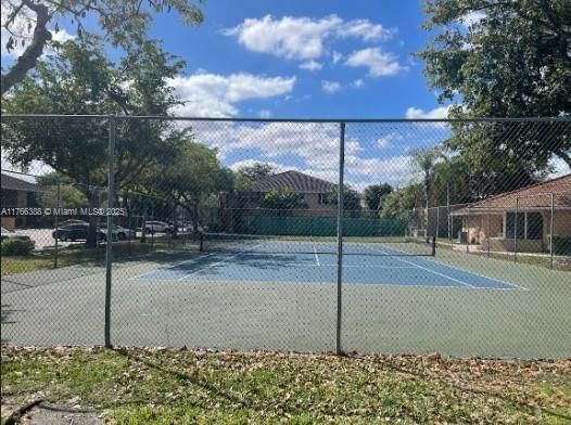 Exterior, Tennis Courts