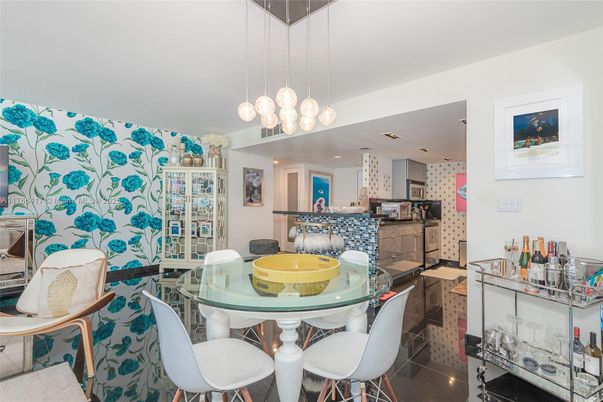 Dining room, Interior, Kitchen, Pendant Lights, Recessed Lighting