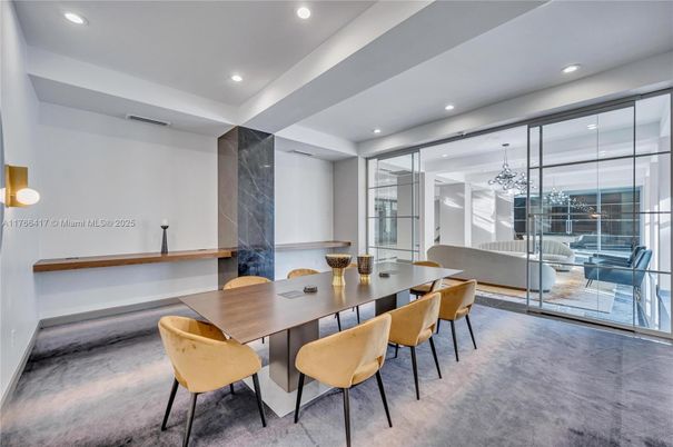 Dining room, Interior, Pendant Lights, Recessed Lighting