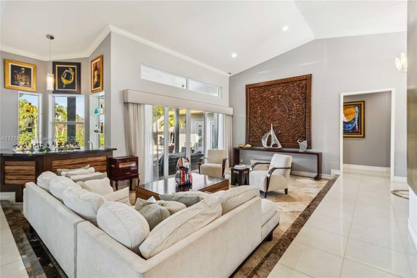 Interior, Living room, Pendant Lights, Recessed Lighting