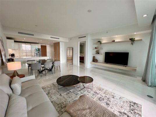 Dining room, Interior, Kitchen, Living room, Recessed Lighting