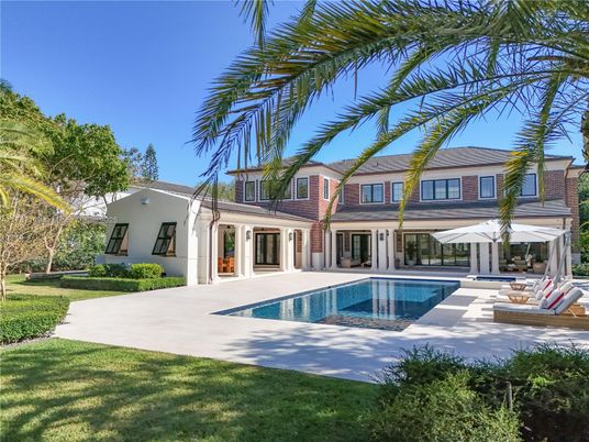 Backyard, Exterior, Facade, Pool, Farmhouse