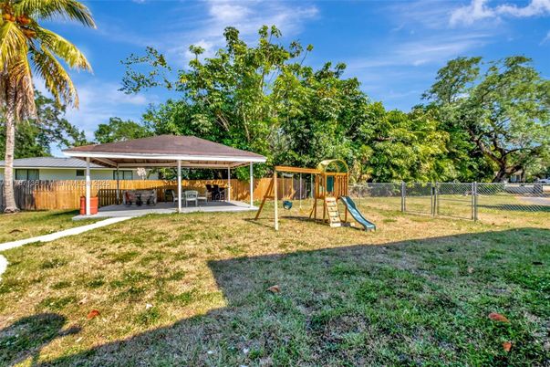 Backyard, Exterior, Playground