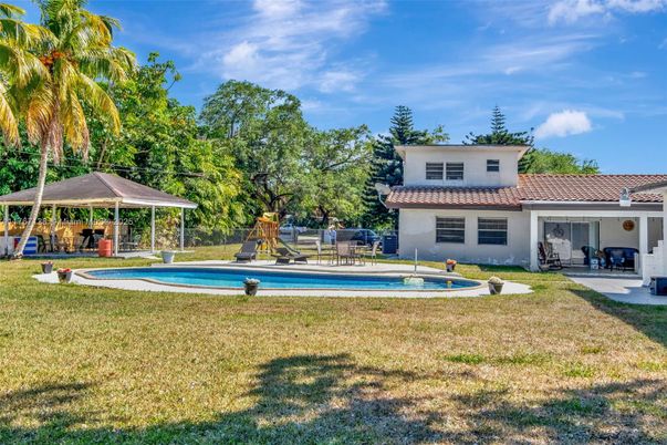 Backyard, Exterior, Playground, Pool