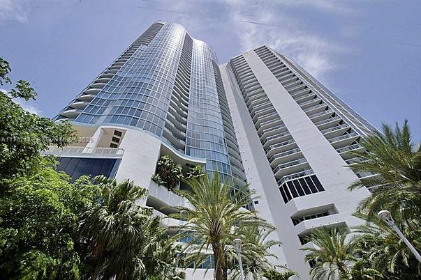 Exterior, Facade, Condo Building