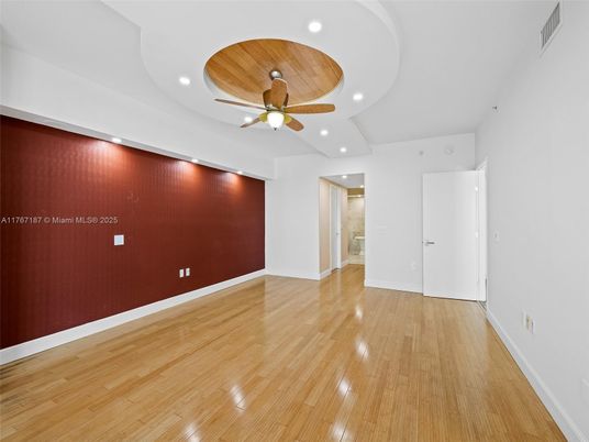 Empty room, Interior, Recessed Lighting, Wood Texture Flooring