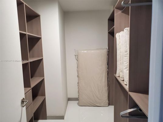 Interior, Walk-in Closets