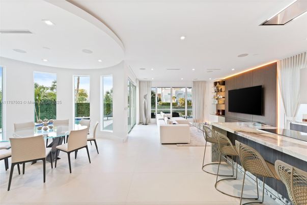 Dining room, Interior, Living room, Recessed Lighting