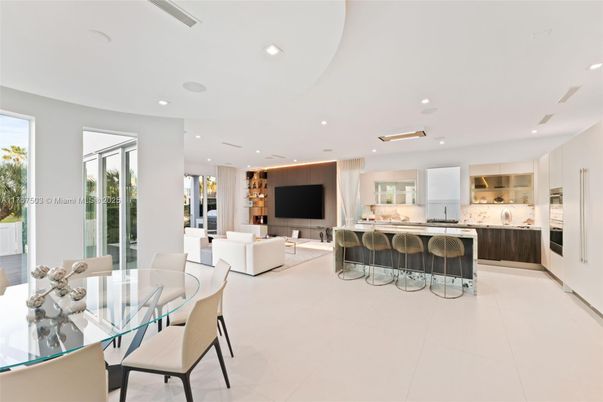 Dining room, Interior, Kitchen, Living room, Recessed Lighting