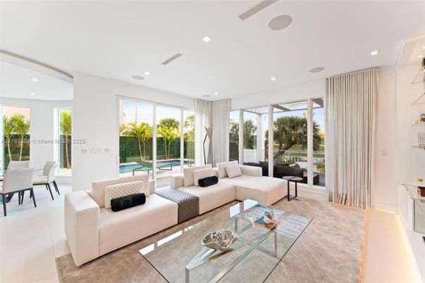 Dining room, Interior, Living room, Recessed Lighting