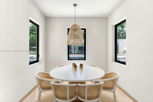Dining room, Interior, Pendant Lights, Recessed Lighting