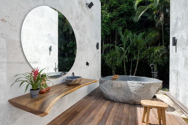 Bathroom, Exterior