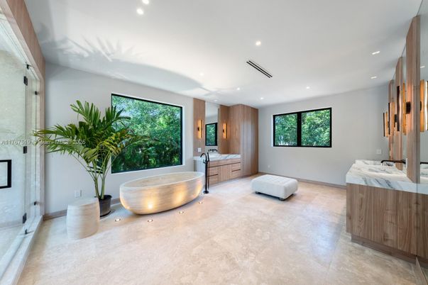 Bathroom, Free Standing Baths, Interior, Recessed Lighting