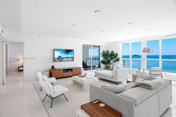 Interior, Living room, Recessed Lighting, Water