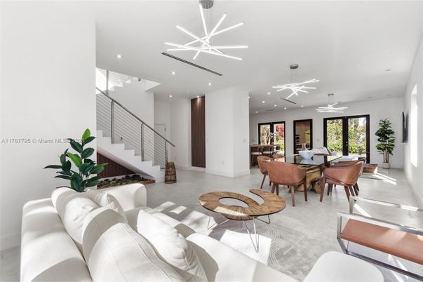 Dining room, Interior, Living room, Pendant Lights, Recessed Lighting