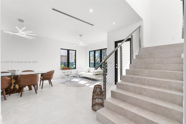 Dining room, Interior, Living room, Pendant Lights, Recessed Lighting