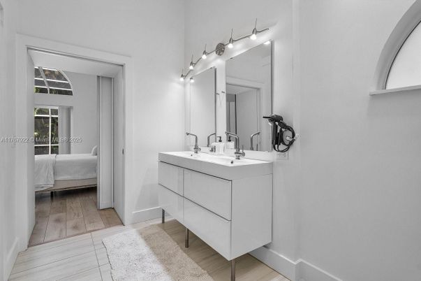 Bathroom, Bedroom, Dual Sink Vanities, Interior, Wood Texture Flooring