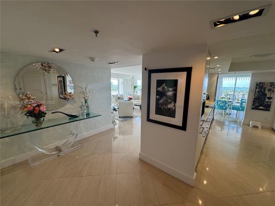 Dining room, Interior, Recessed Lighting