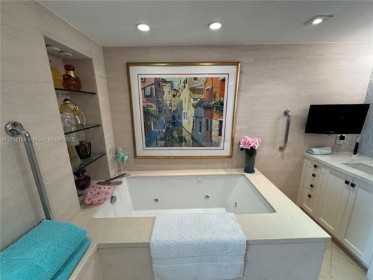 Bathroom, Interior, Recessed Lighting