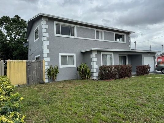 Attached, Backyard, Exterior, Facade, Split Level