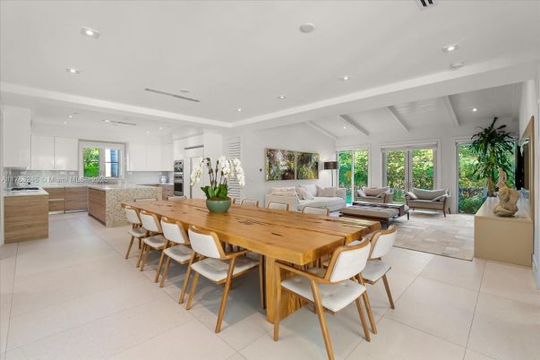 Dining room, Interior, Kitchen, Living room, Recessed Lighting