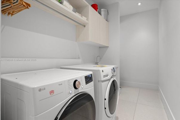 Interior, Recessed Lighting, Washer