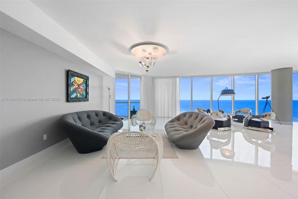Interior, Living room, Water