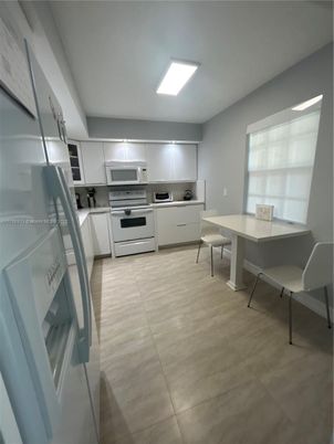 Dining room, Interior, Kitchen, Stainless Steel Appliances