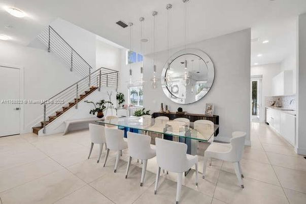 Dining room, Interior, Pendant Lights, Recessed Lighting
