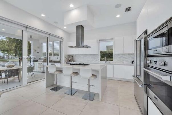 Dining room, Interior, Kitchen, Recessed Lighting, Stainless Steel Appliances