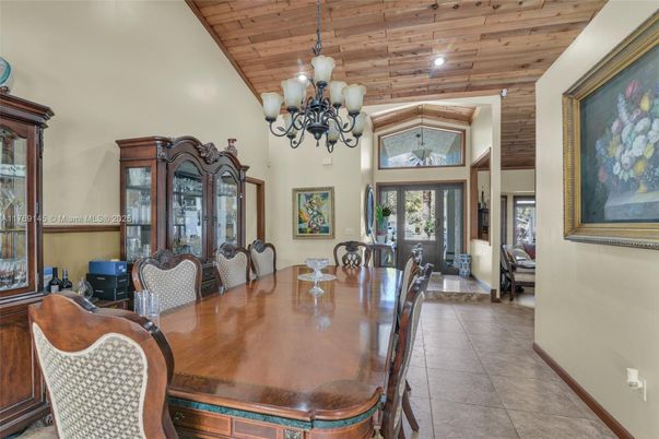 Chandelier, Dining room, Interior, Recessed Lighting, Wooden Ceilings