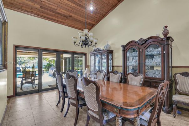 Chandelier, Dining room, Interior, Recessed Lighting, Wooden Ceilings