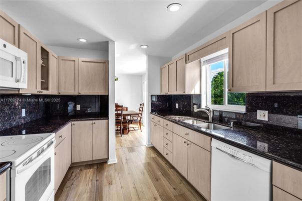 Dining room, Interior, Kitchen, Recessed Lighting, Wood Texture Flooring