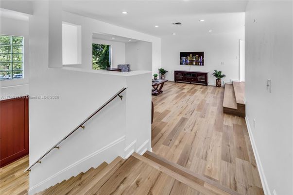 Interior, Recessed Lighting, Wood Texture Flooring