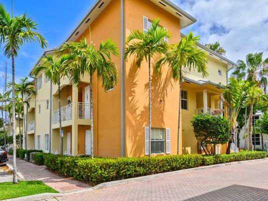 Exterior, Facade, Condo Building