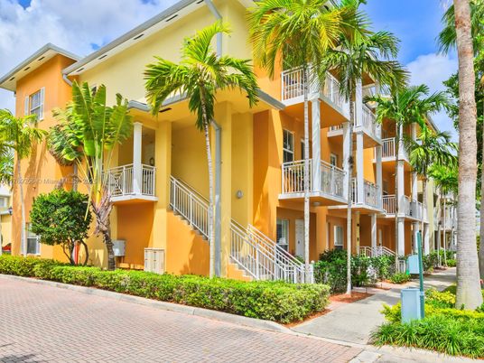 Exterior, Facade, Condo Building