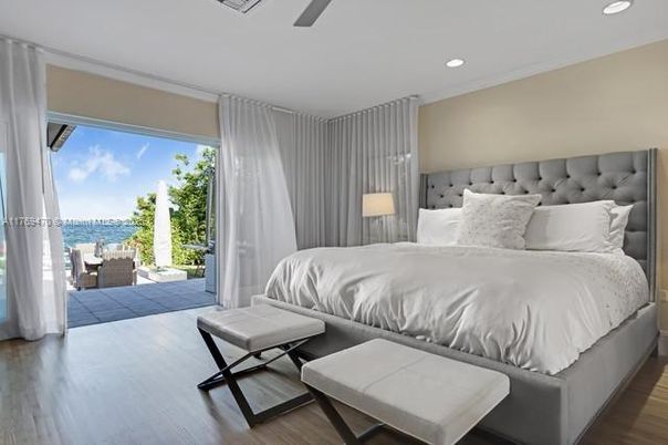 Bedroom, Interior, Recessed Lighting, Water, Wood Texture Flooring
