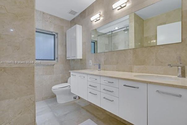 Bathroom, Dual Sink Vanities, Interior, Marble