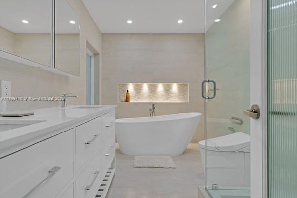 Bathroom, Dual Sink Vanities, Free Standing Baths, Glass Shower, Interior, Recessed Lighting