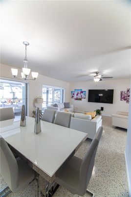 Chandelier, Dining room, Interior, Living room