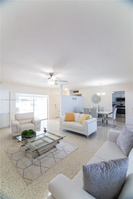 Dining room, Interior, Living room, Pendant Lights