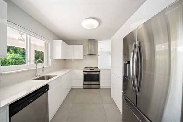Interior, Kitchen, Stainless Steel Appliances
