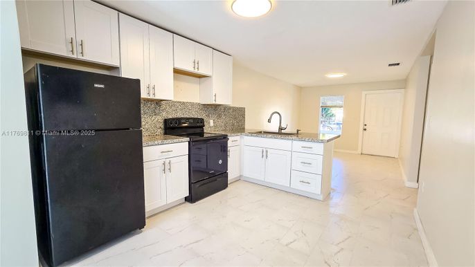 Interior, Kitchen, Marble, Recessed Lighting