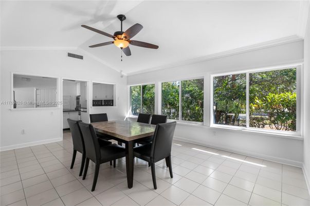 Dining room, Interior