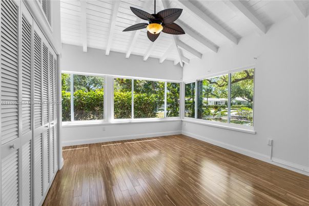 Empty room, Interior, Sun Room, Wood Texture Flooring