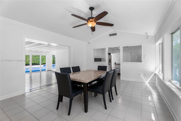 Dining room, Interior